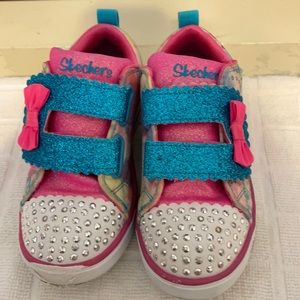 Used Girls Skechers Sneakers.
